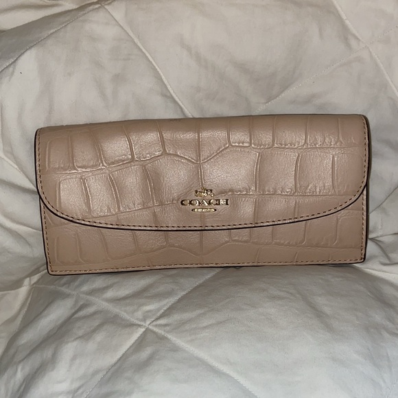 Nwot coach croc embossed soft leather envelope wallet - Picture 2 of 9